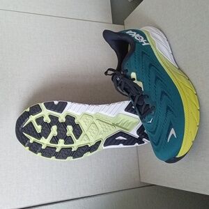 Brand new Hoka Men's size 10.5.  IBought wrong size.